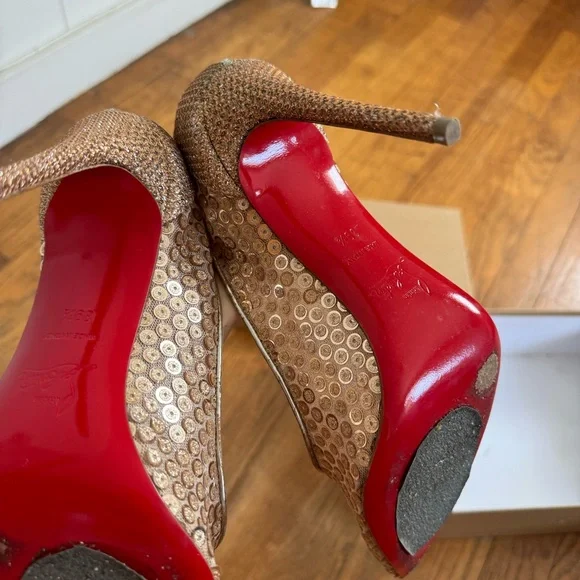 Christian Louboutin Lace 554 100 Cabaret Sequin Embellishments Pump Gold Nude 39